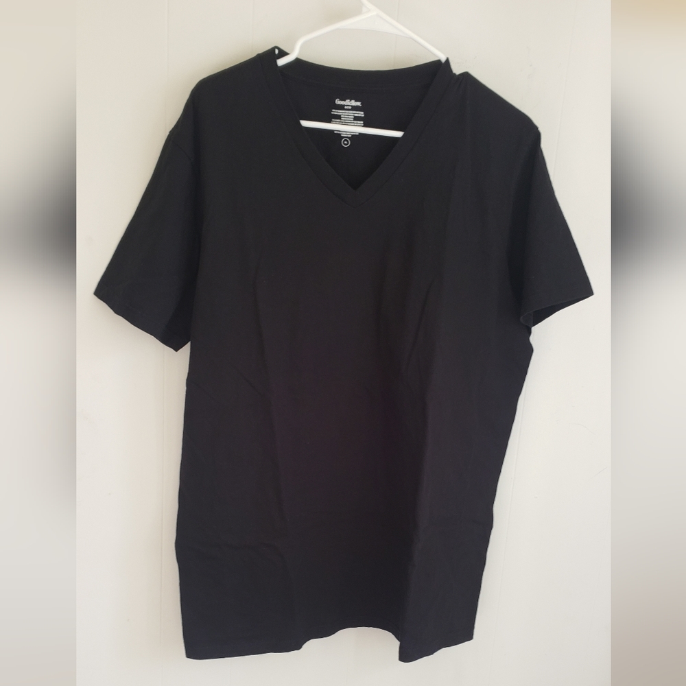 2 mens black t shirts